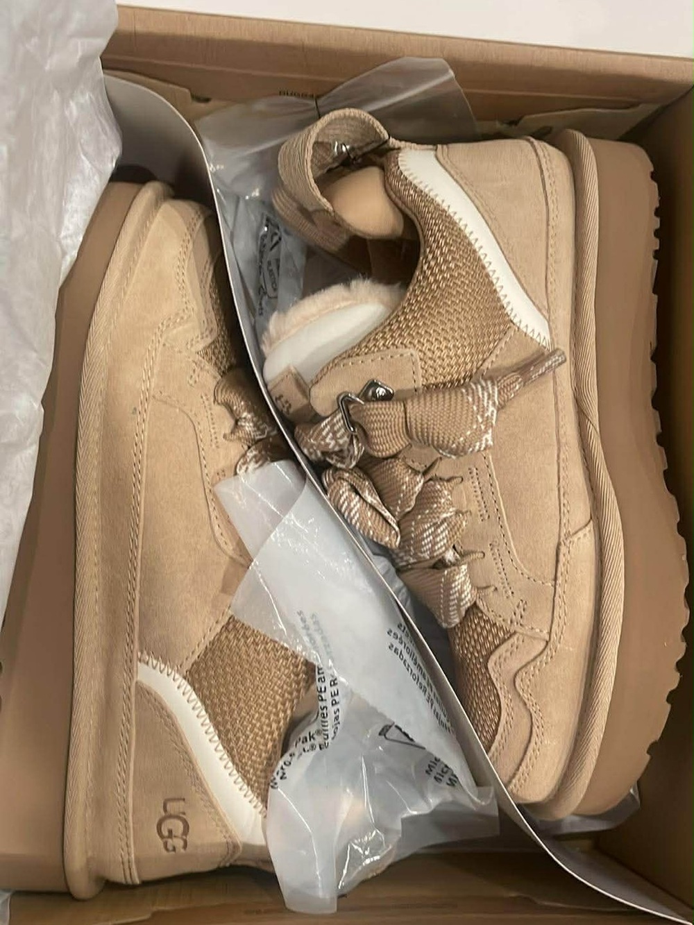 UGGs lowmels in women’s SAND